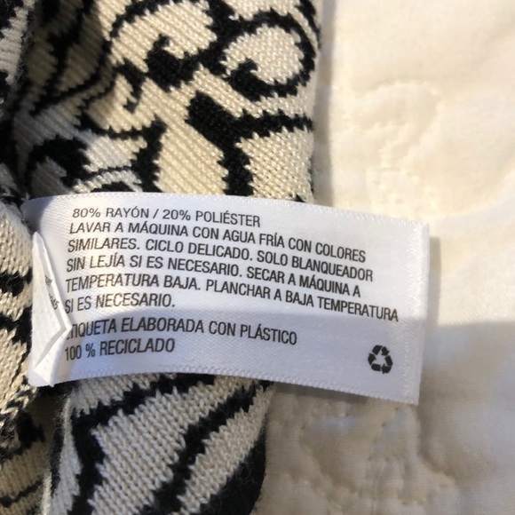 NWT cropped black and white sweater - Picture 4 of 5